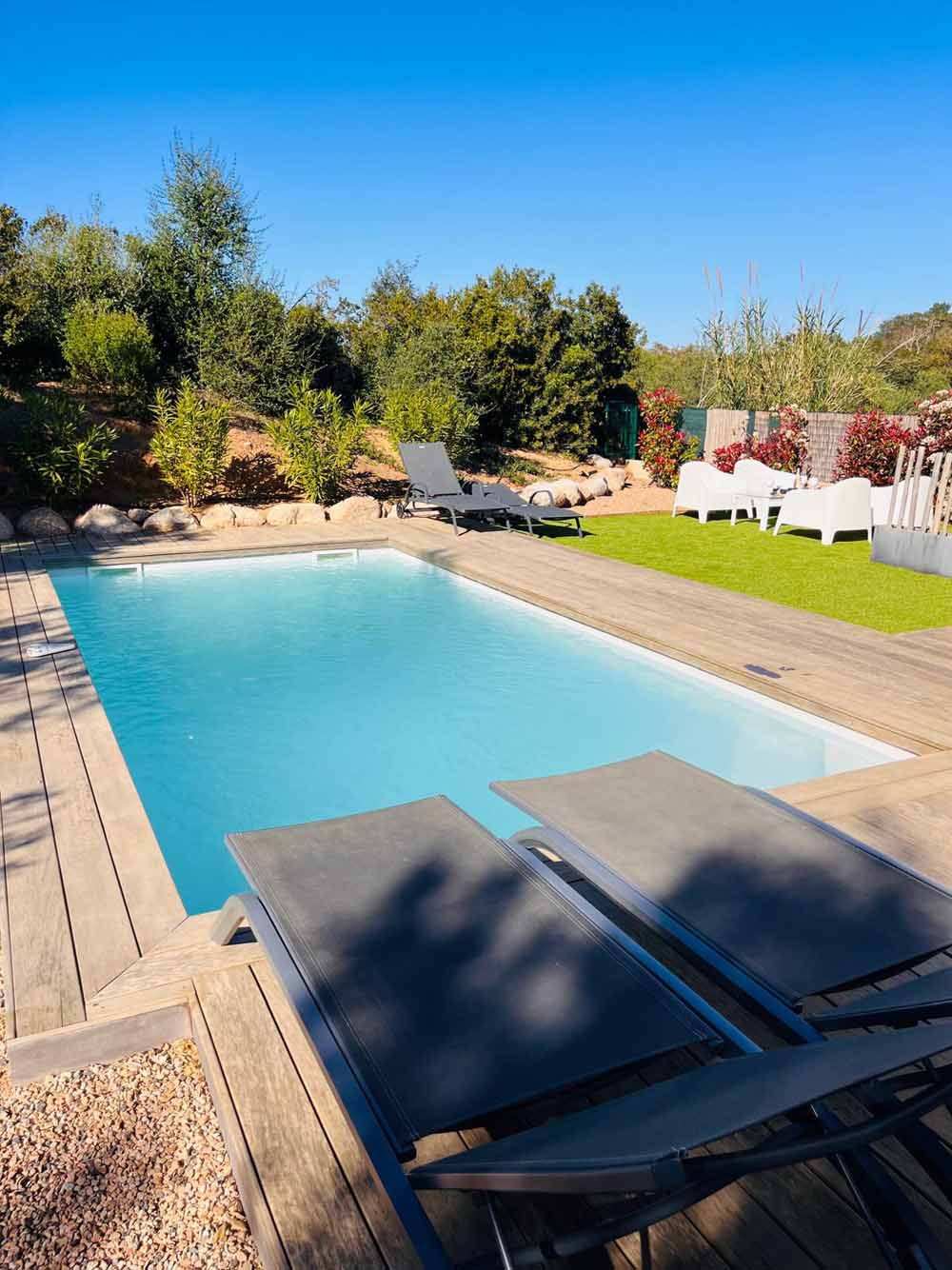 https://villascopainscopines-portovecchio.fr/wp-content/uploads/2026/07/location-villa-corse-piscine5.jpg